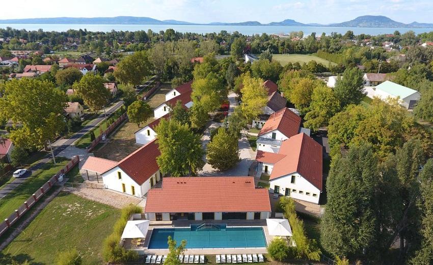Hubertus Hof Landhotel Balatonfenyves Exteriér fotografie